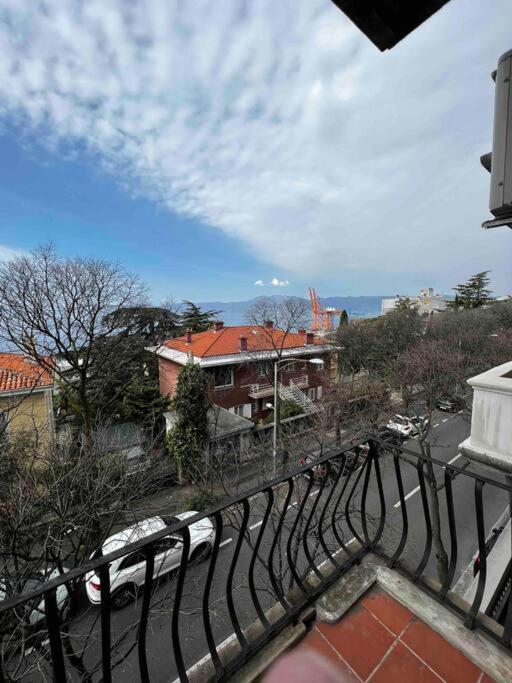 Apartment Alessio - Sea View Rijeka Eksteriør bilde